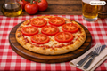 pizza personal mozzarella tomate